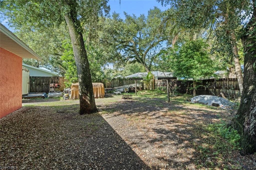 LABELLE BELMONT WOODS - Residential