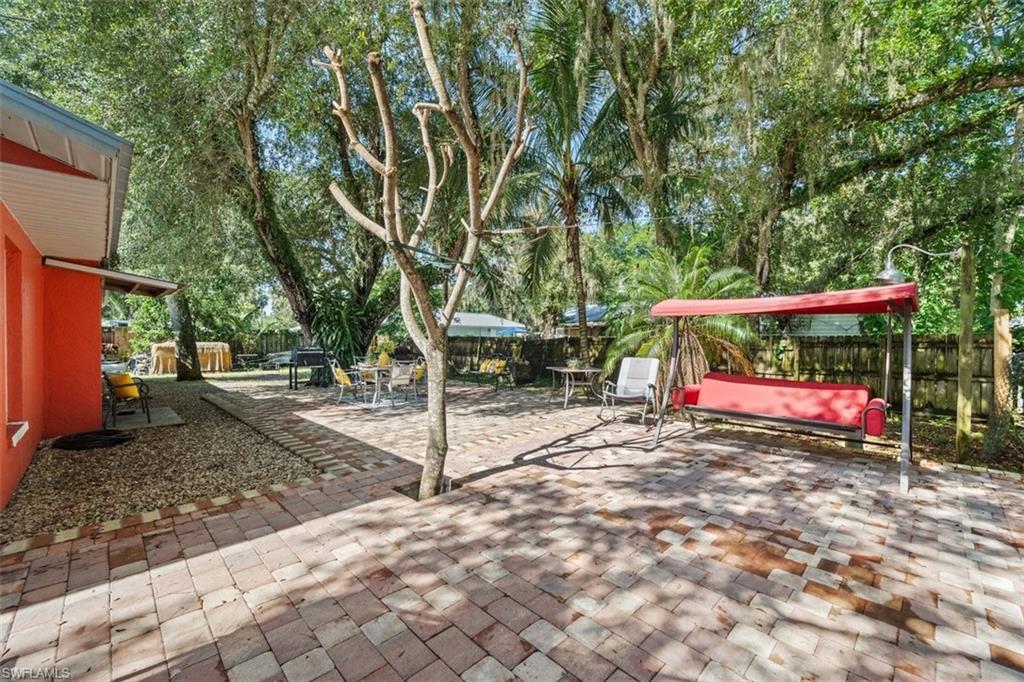 LABELLE BELMONT WOODS - Residential