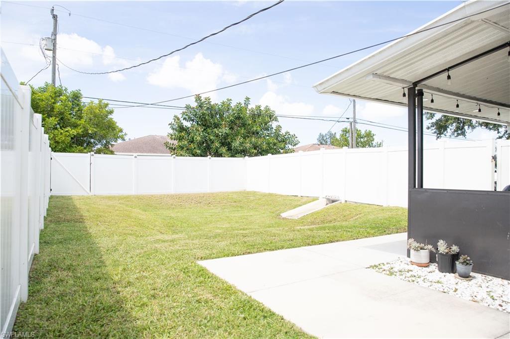 CAPE CORAL - Residential