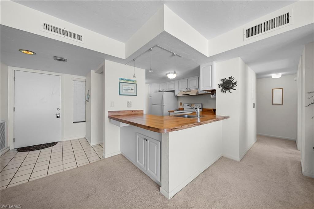 AMBASSADOR CONDO - Residential