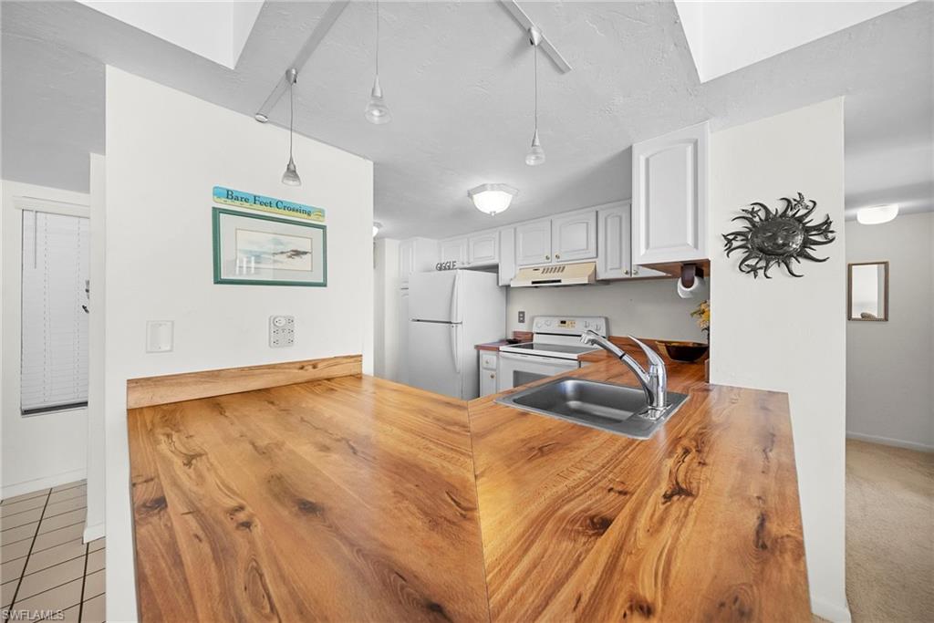 AMBASSADOR CONDO - Residential