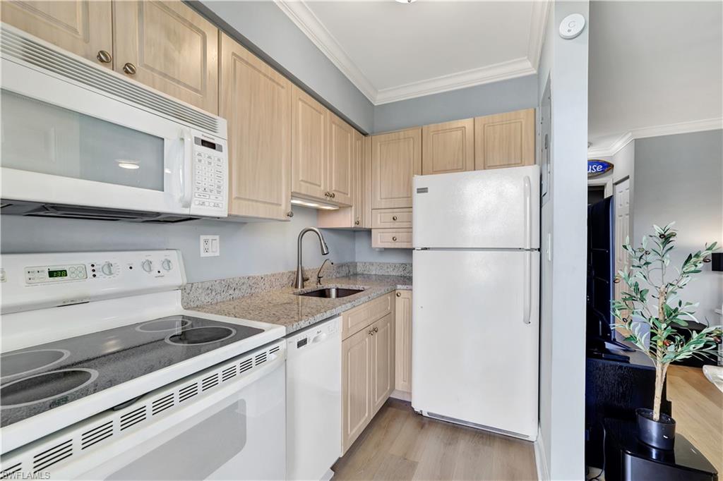 SOUTHWINDS APTS OF MARCO ISLAND - Residential