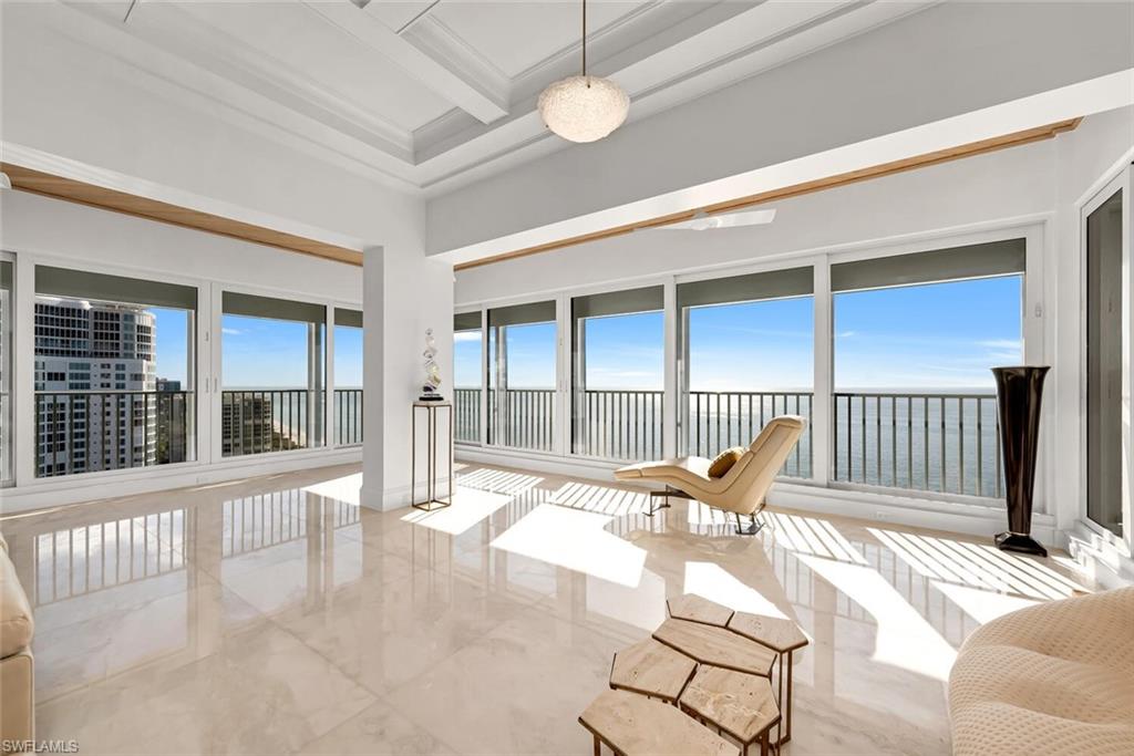 PARK PLAZA - Residential