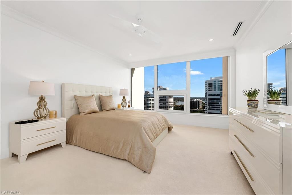 PARK PLAZA - Residential