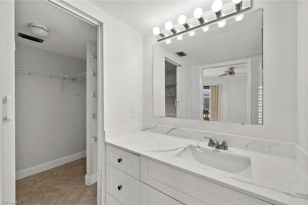 ADMIRALTY YACHT & RACQUET CLUB - Residential