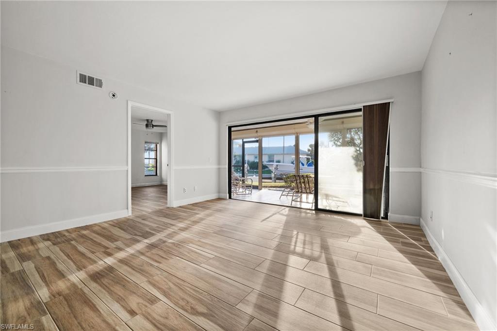 ADMIRALTY YACHT & RACQUET CLUB - Residential