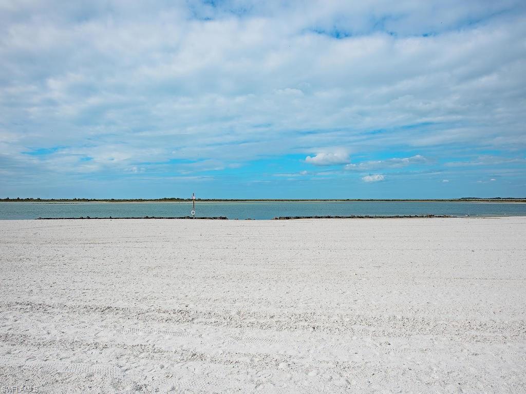 HIDEAWAY BEACH - Residential