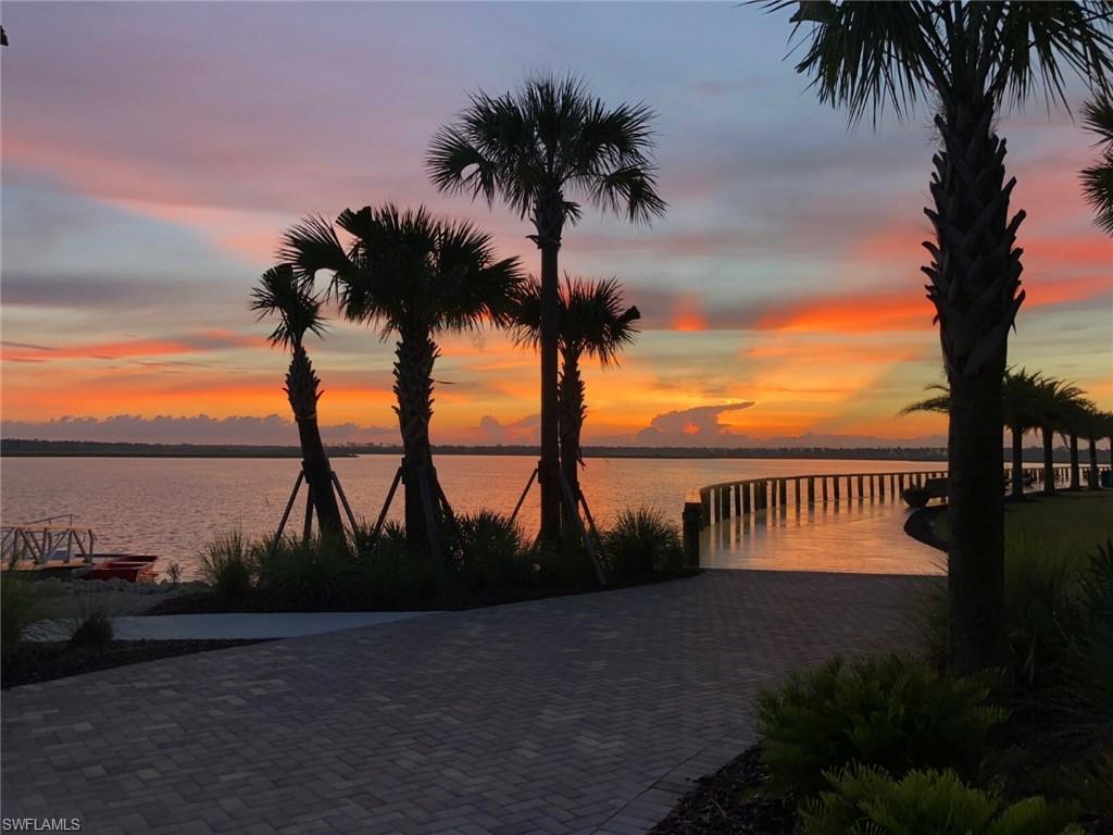 EDGEWATER - Residential