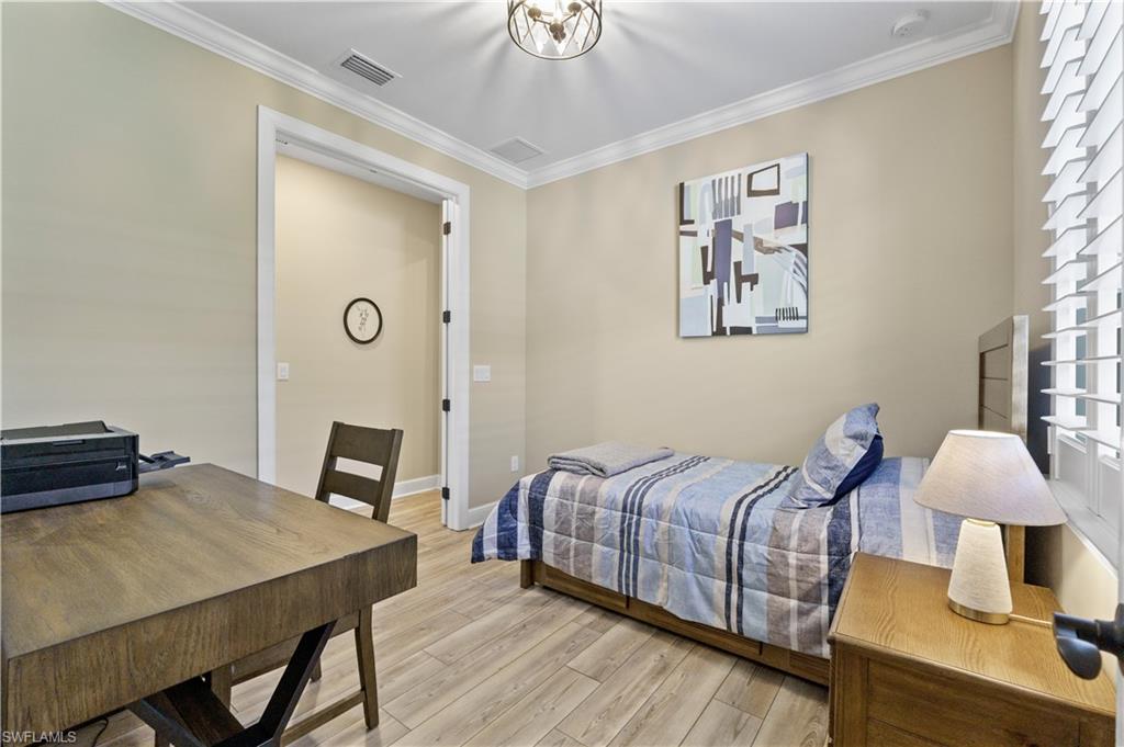 EDGEWATER - Residential