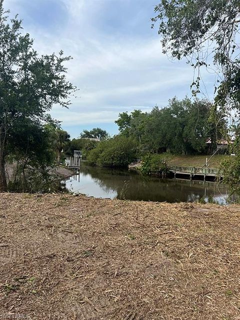 20565 Casaly DR ALVA FL 33920