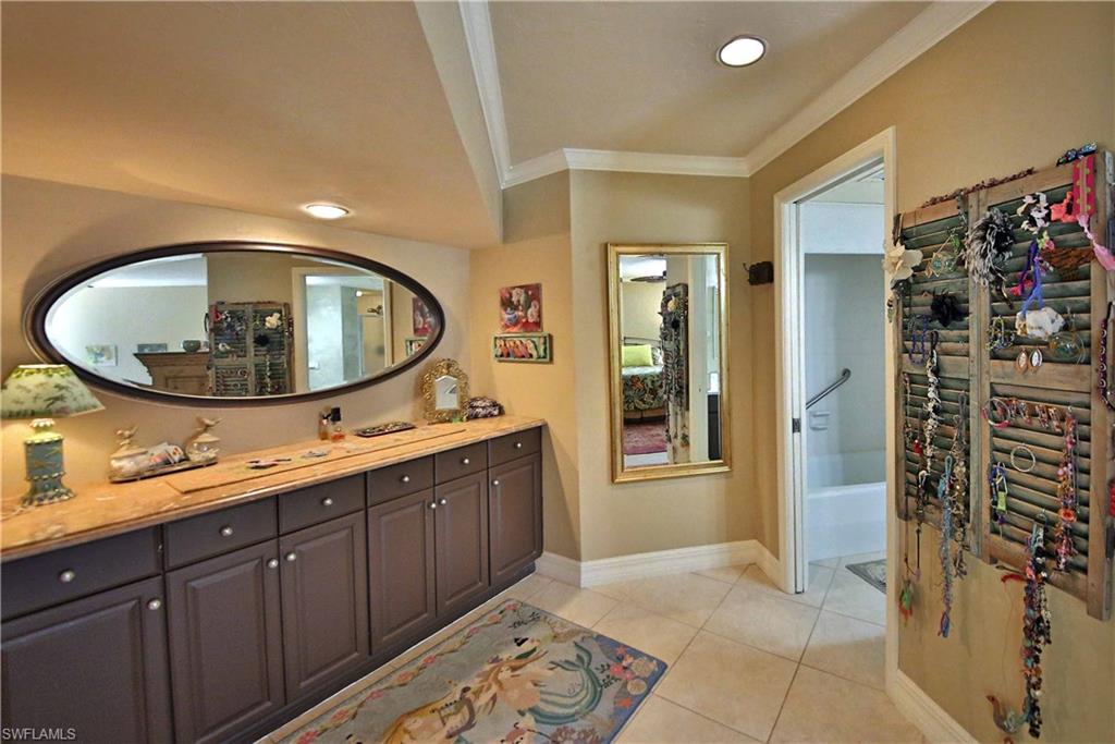 LONGBOAT VILLAGE - Residential