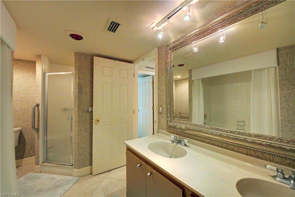 LONGBOAT VILLAGE - Residential