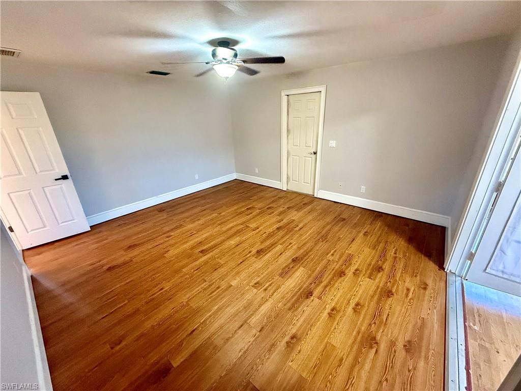 SANDY HOLLOW - Residential