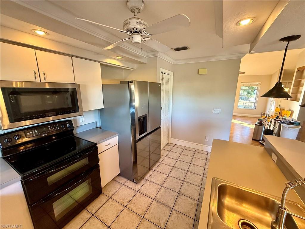 SANDY HOLLOW - Residential