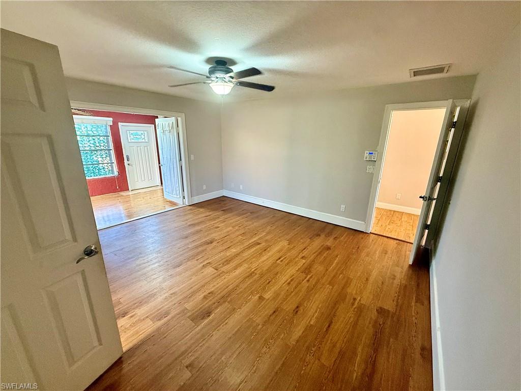 SANDY HOLLOW - Residential