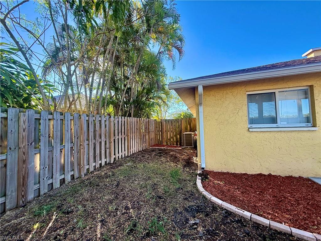 SANDY HOLLOW - Residential