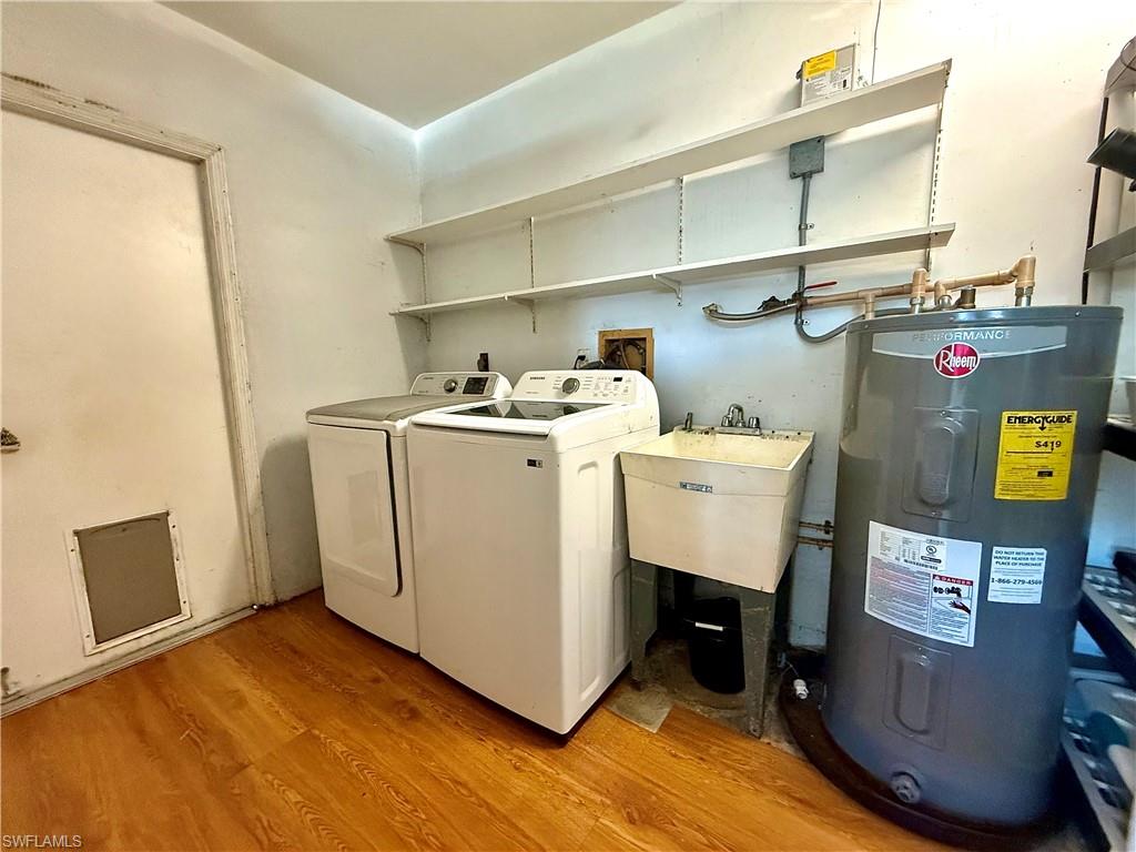 SANDY HOLLOW - Residential