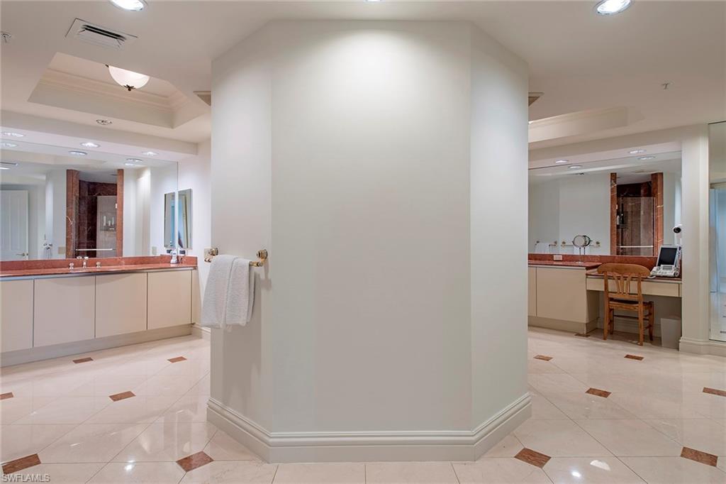 WINDSOR AT BAY COLONY - Residential