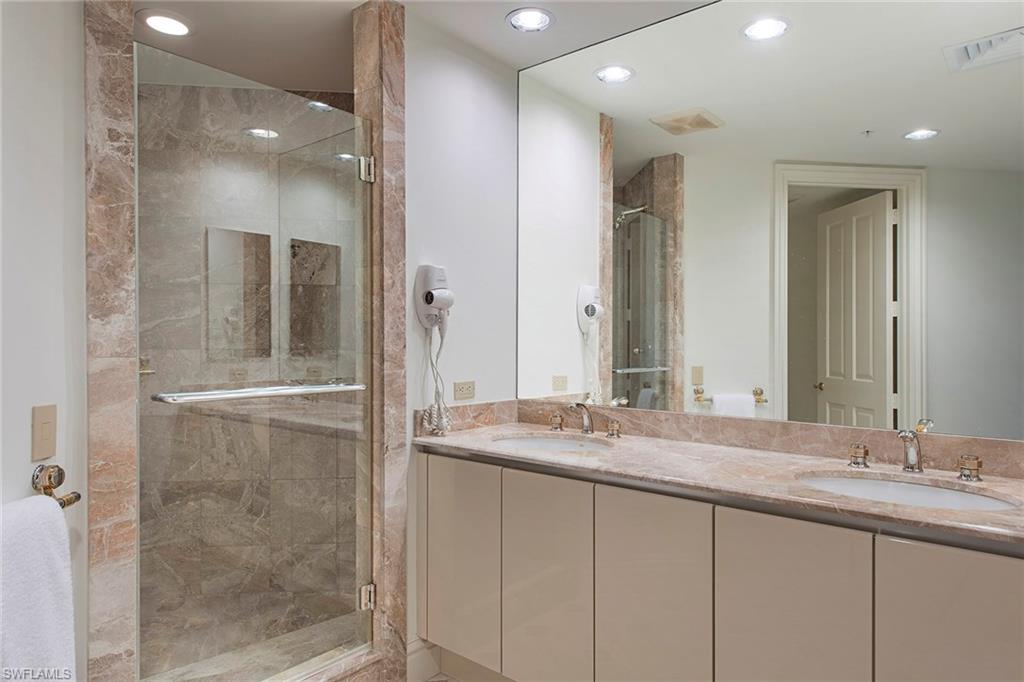 WINDSOR AT BAY COLONY - Residential