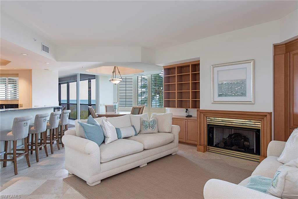 WINDSOR AT BAY COLONY - Residential