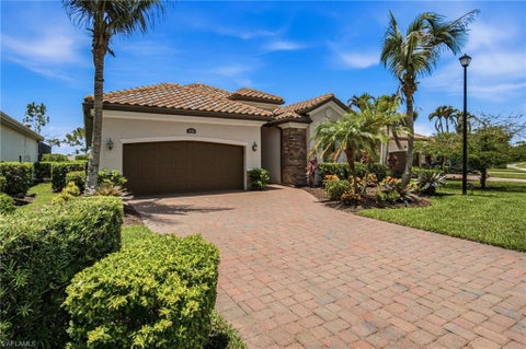 Photo of 12764 Kinross LN, NAPLES, FL 34120 (MLS # 226022582)