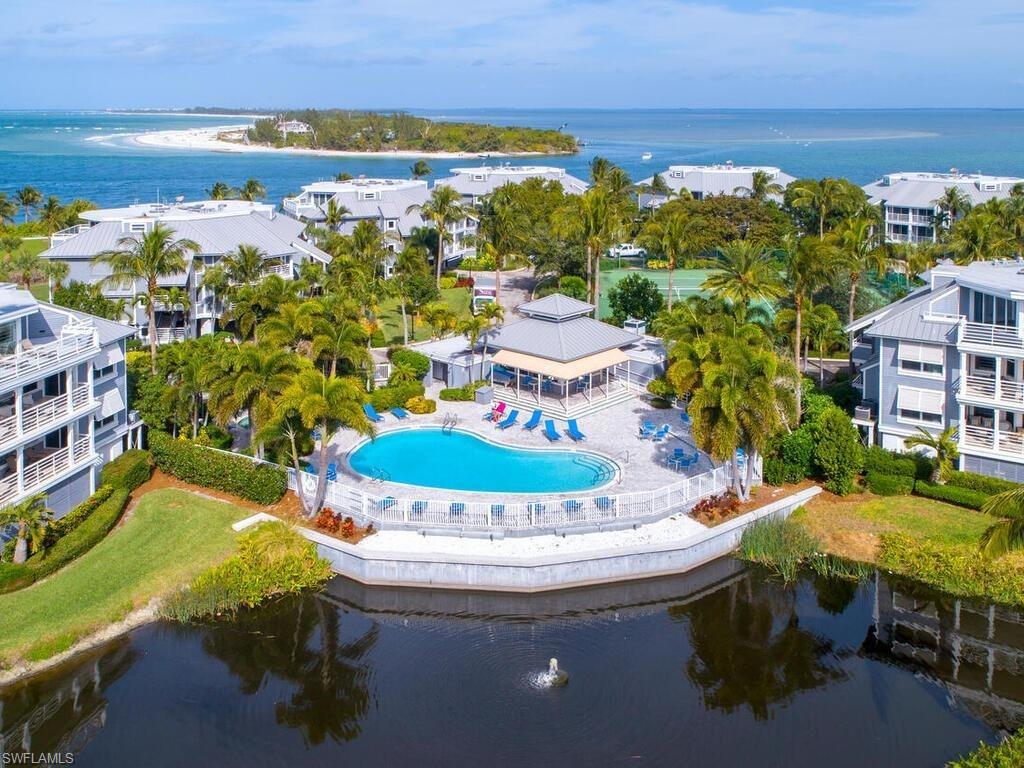 LAND'S END - Residential