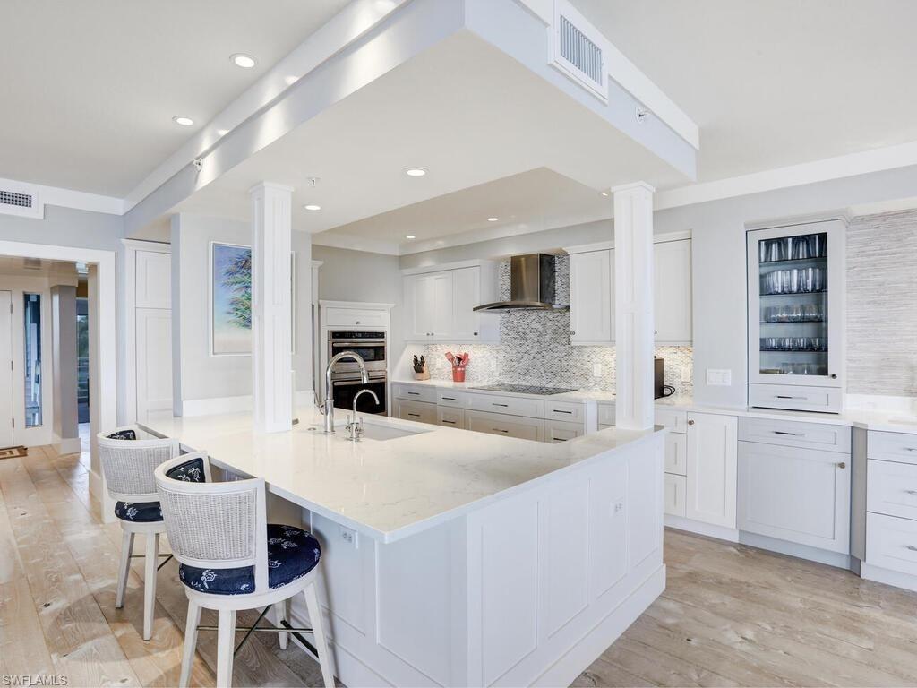 LAND'S END - Residential