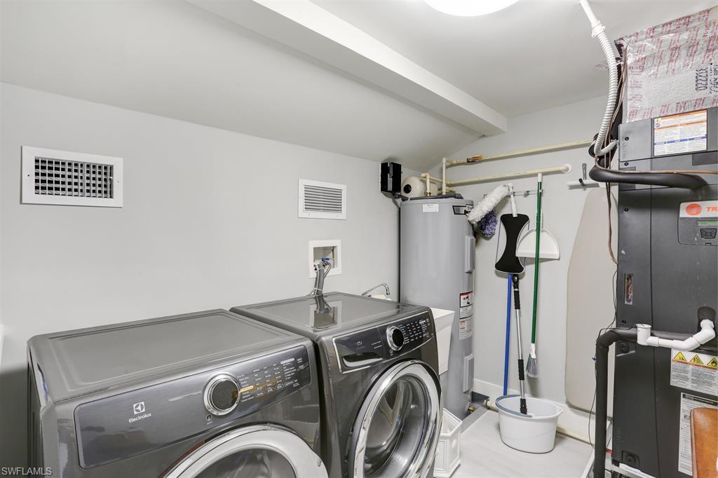 LAND'S END - Residential