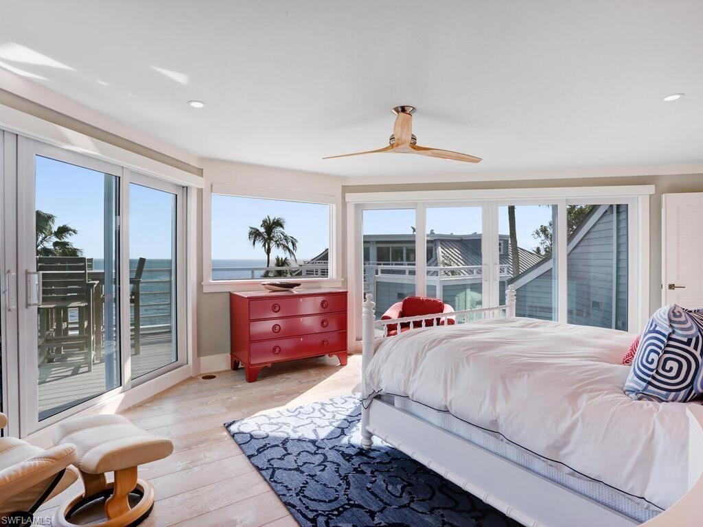 LAND'S END - Residential