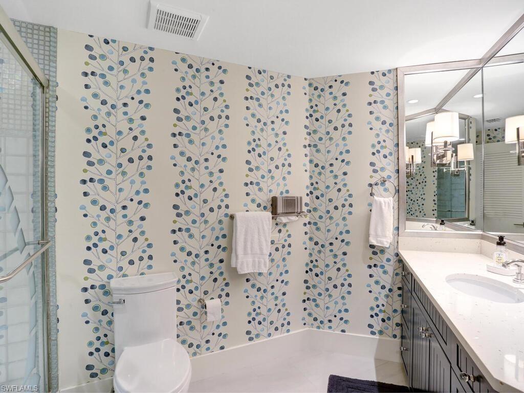 LAND'S END - Residential