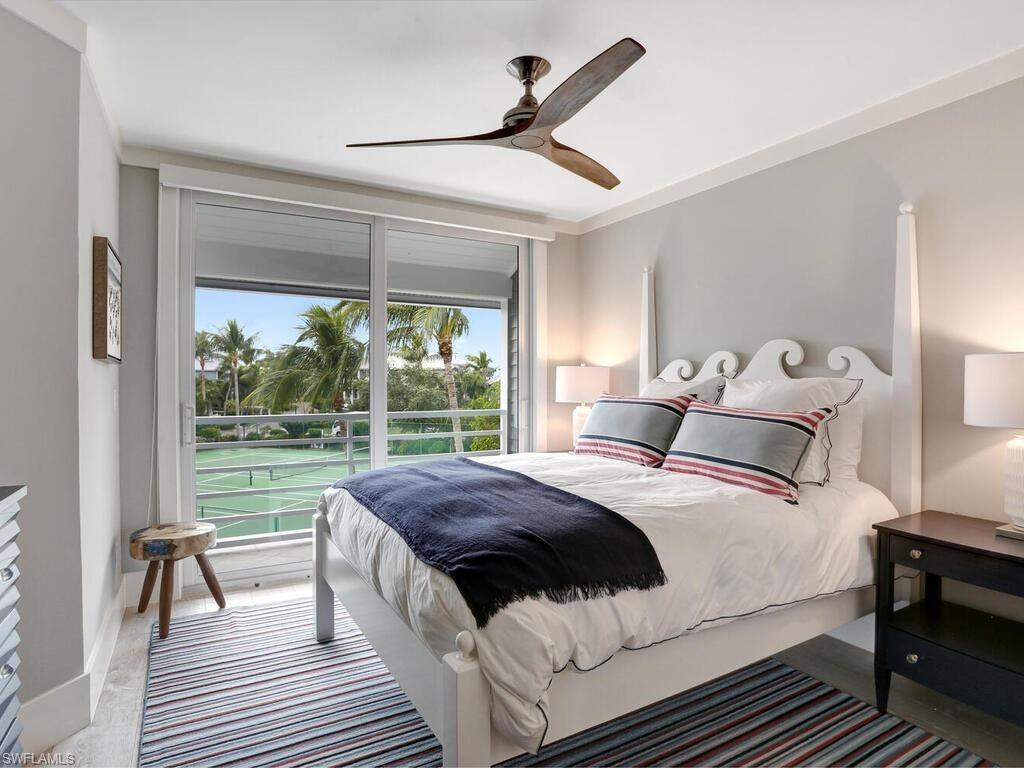 LAND'S END - Residential