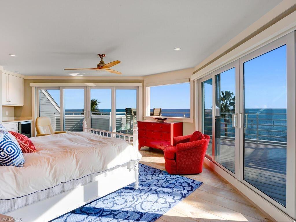 LAND'S END - Residential