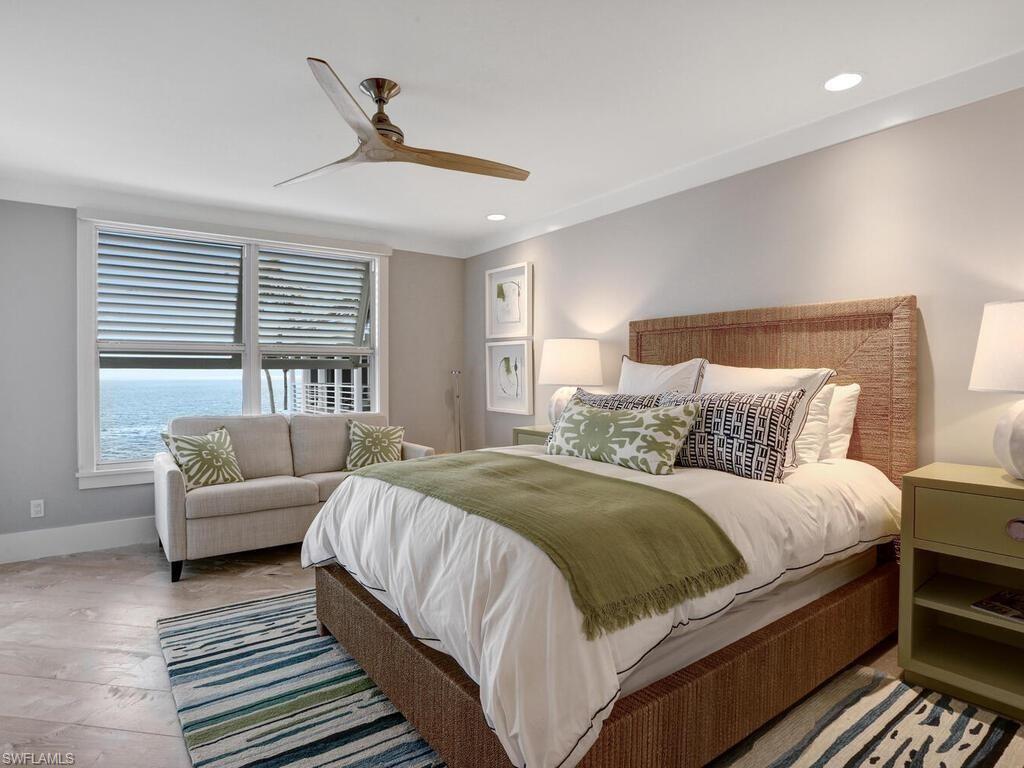 LAND'S END - Residential