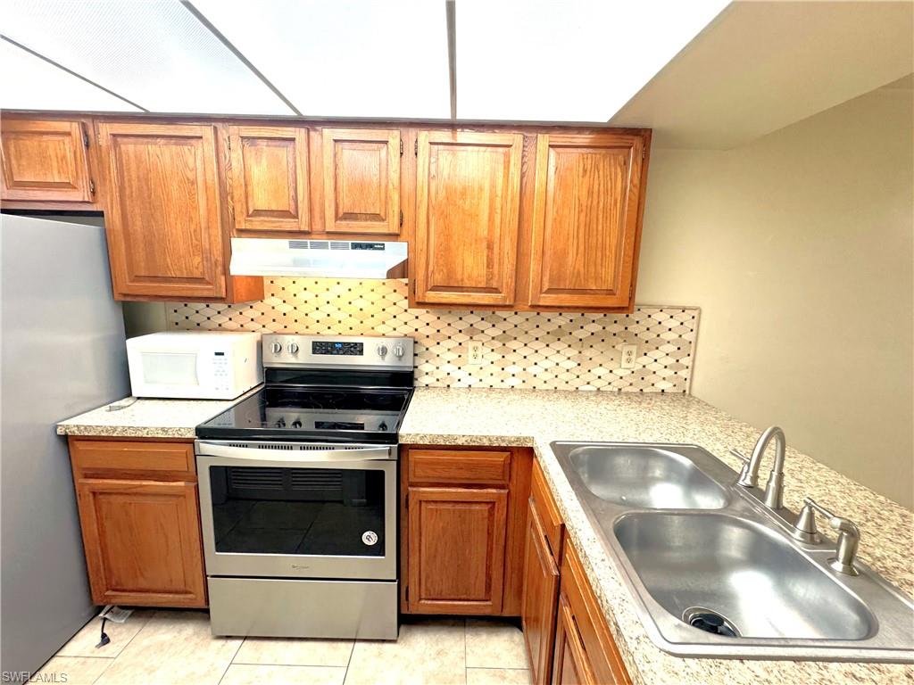 ROGERS COURT CONDOMINIUM - Residential