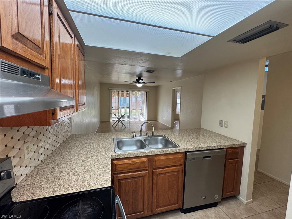 ROGERS COURT CONDOMINIUM - Residential