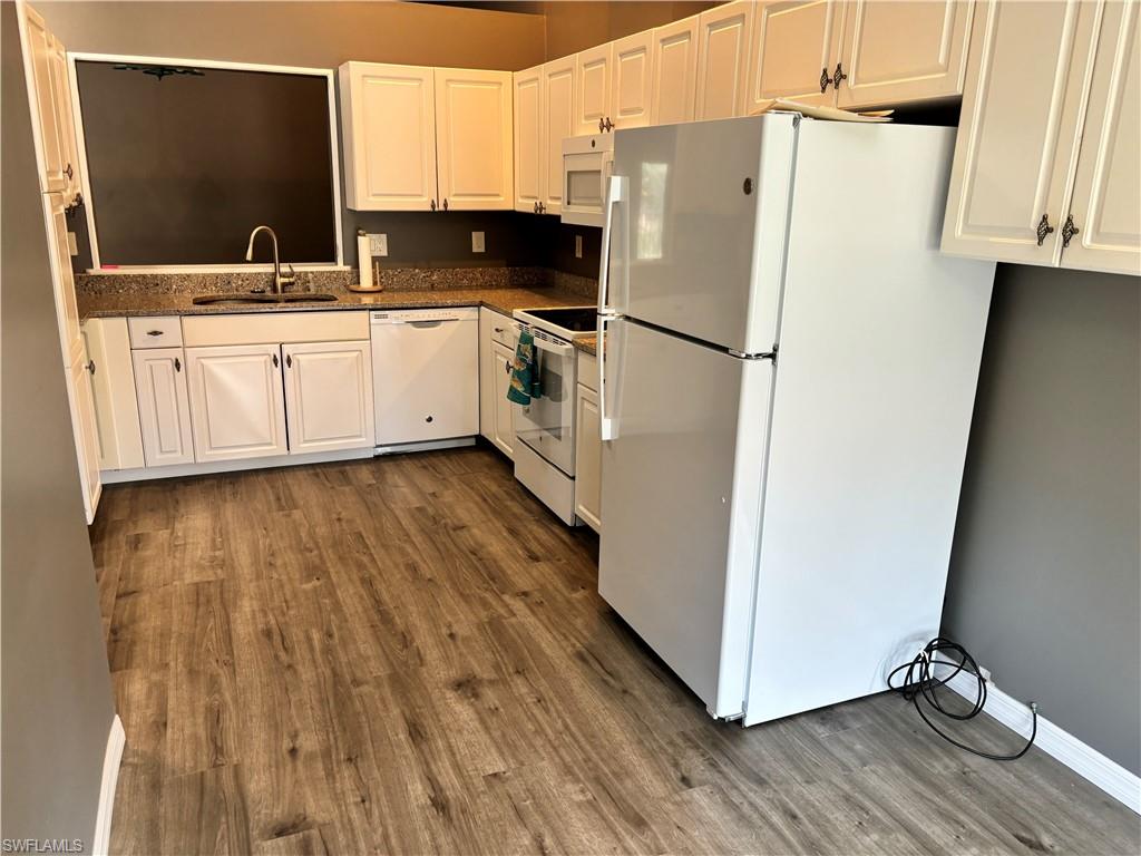 ISLAND PARK VILLAGE - Residential