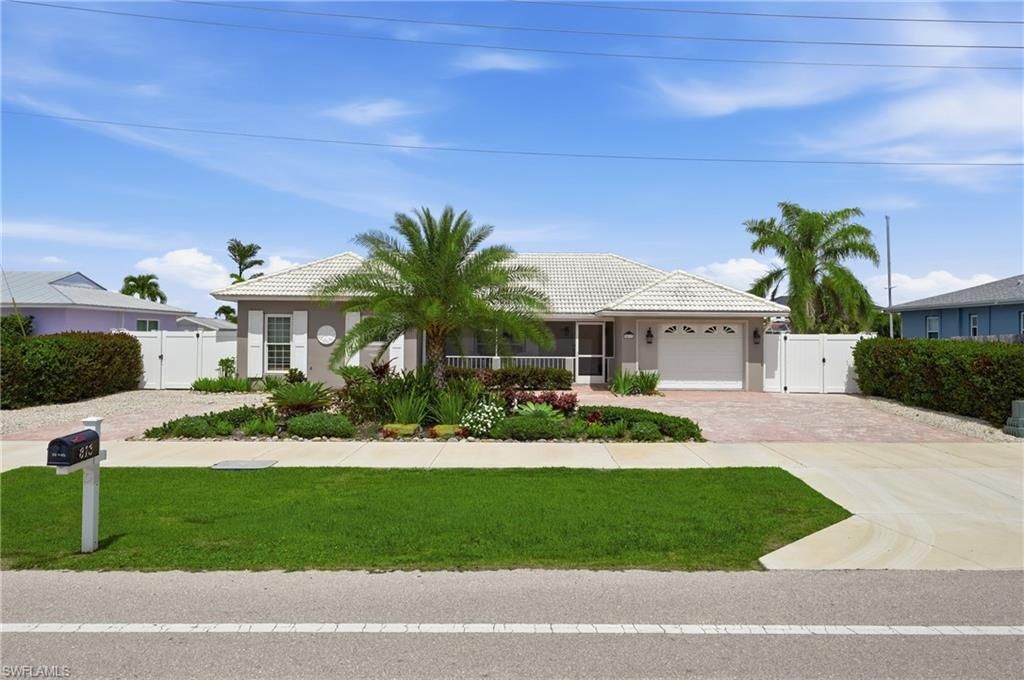 Photo of 813 N Barfield DR, MARCO ISLAND, FL 34145 (MLS # 226014983)