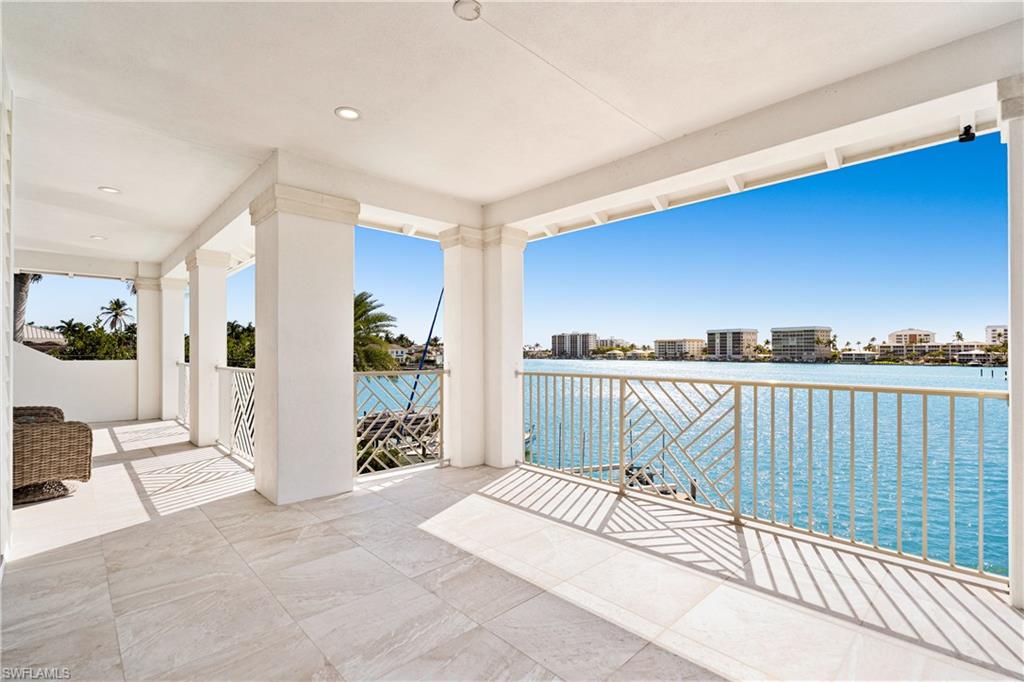 MOORINGS - Residential