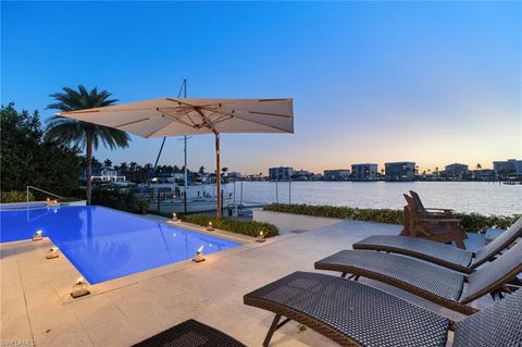 Photo of 2805 Leeward LN, NAPLES, FL 34103 (MLS # 226010185)