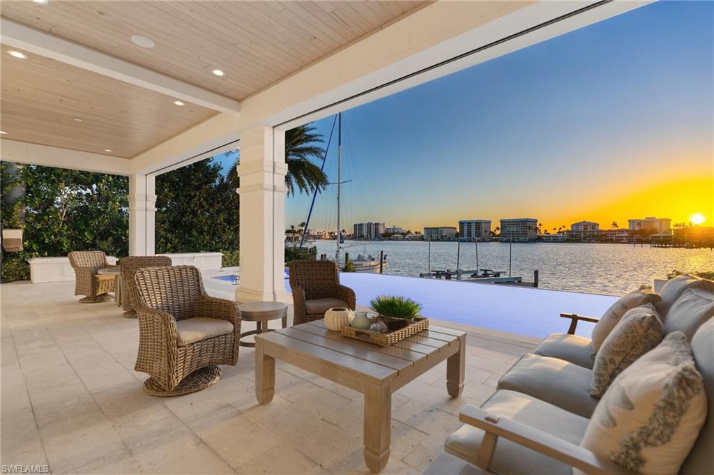 MOORINGS - Residential