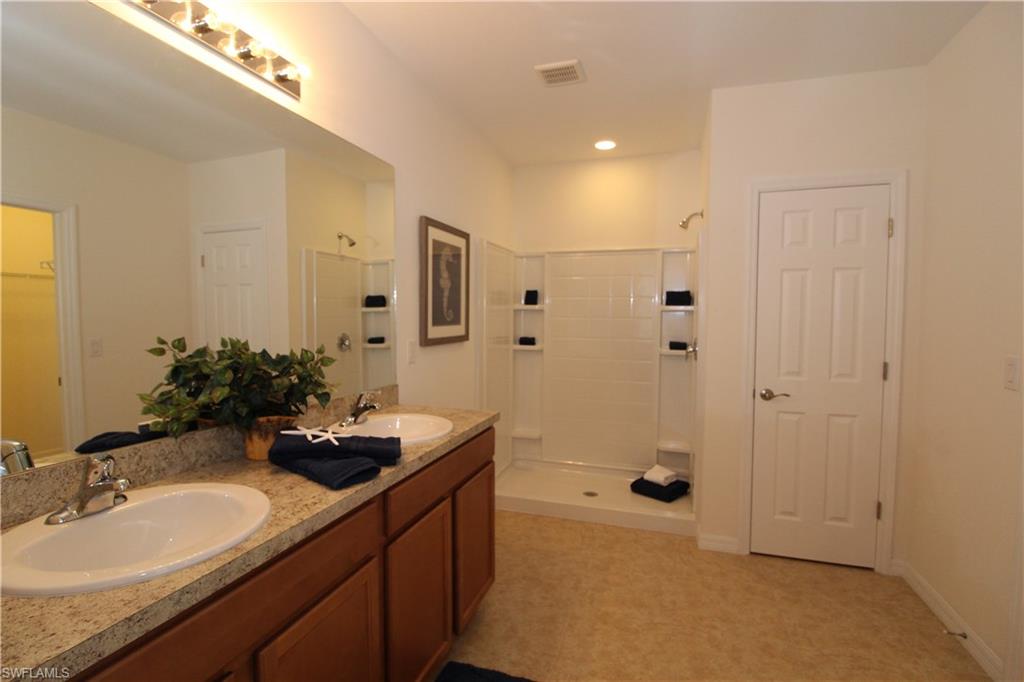 TOWN LAKES - Residential