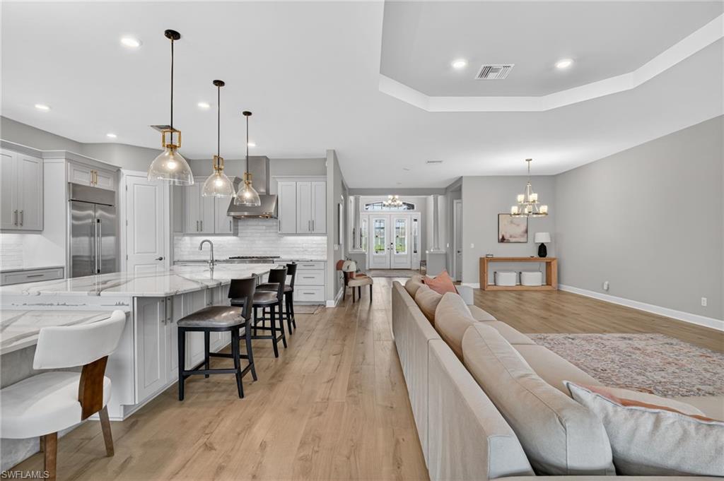 ESPLANADE LAKE CLUB - Residential