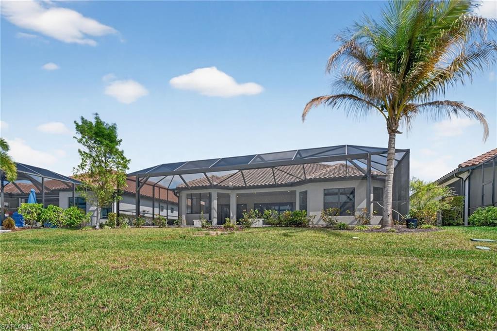 ESPLANADE LAKE CLUB - Residential