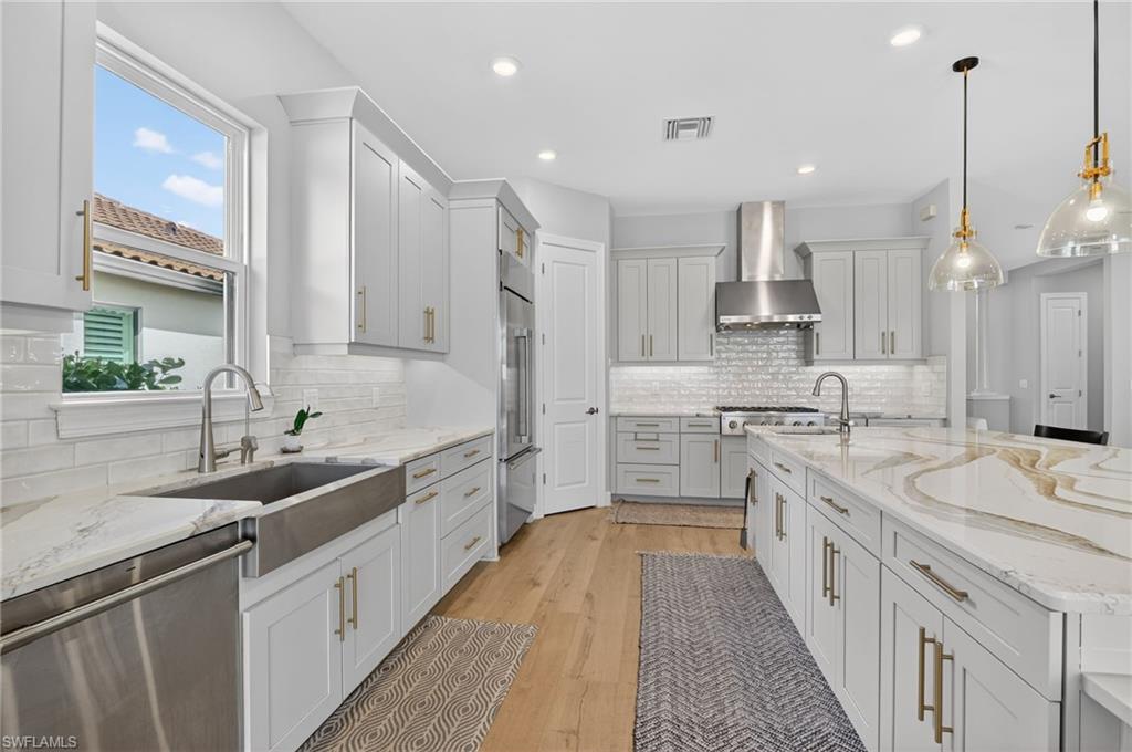 ESPLANADE LAKE CLUB - Residential