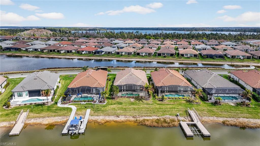 ESPLANADE LAKE CLUB - Residential