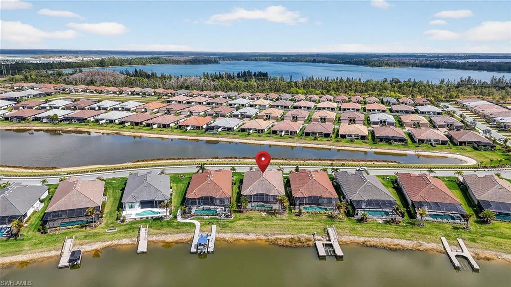 ESPLANADE LAKE CLUB - Residential