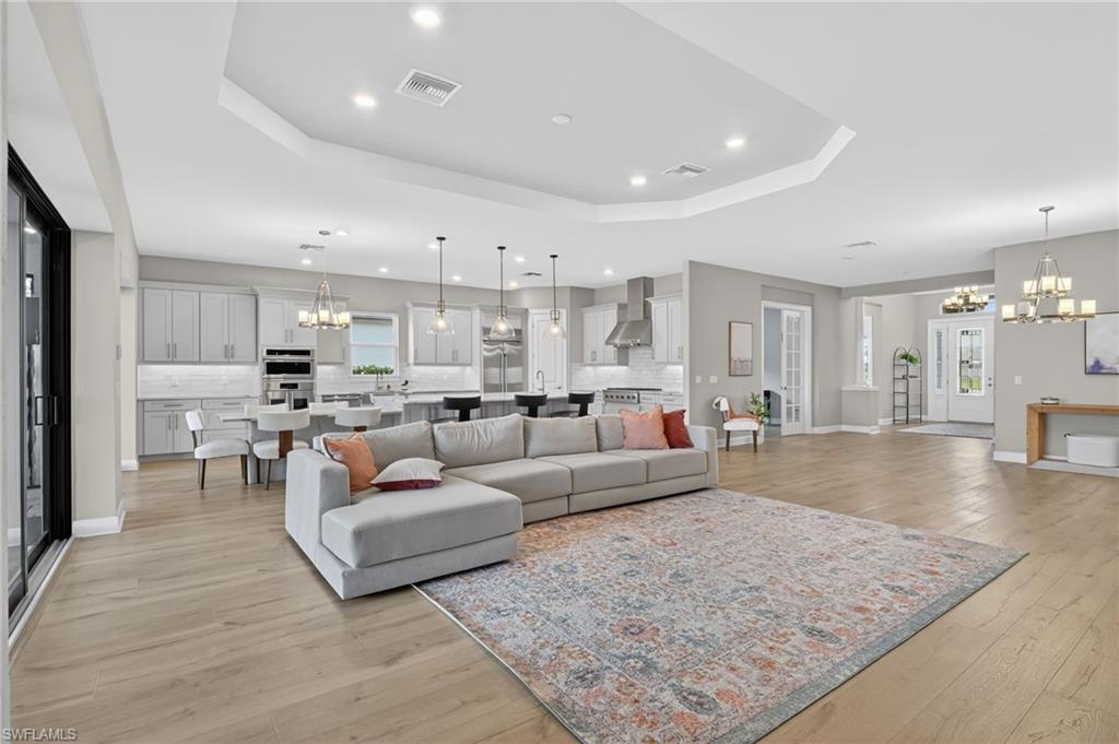 ESPLANADE LAKE CLUB - Residential