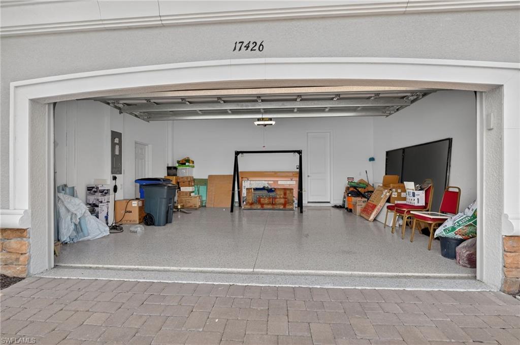 ESPLANADE LAKE CLUB - Residential