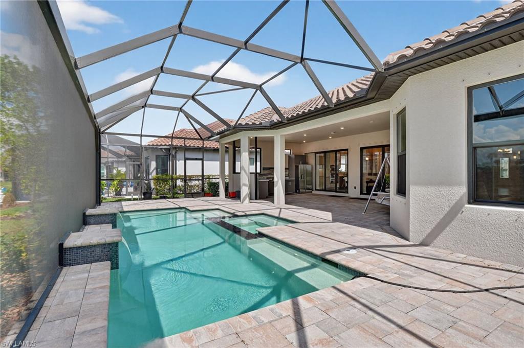 ESPLANADE LAKE CLUB - Residential