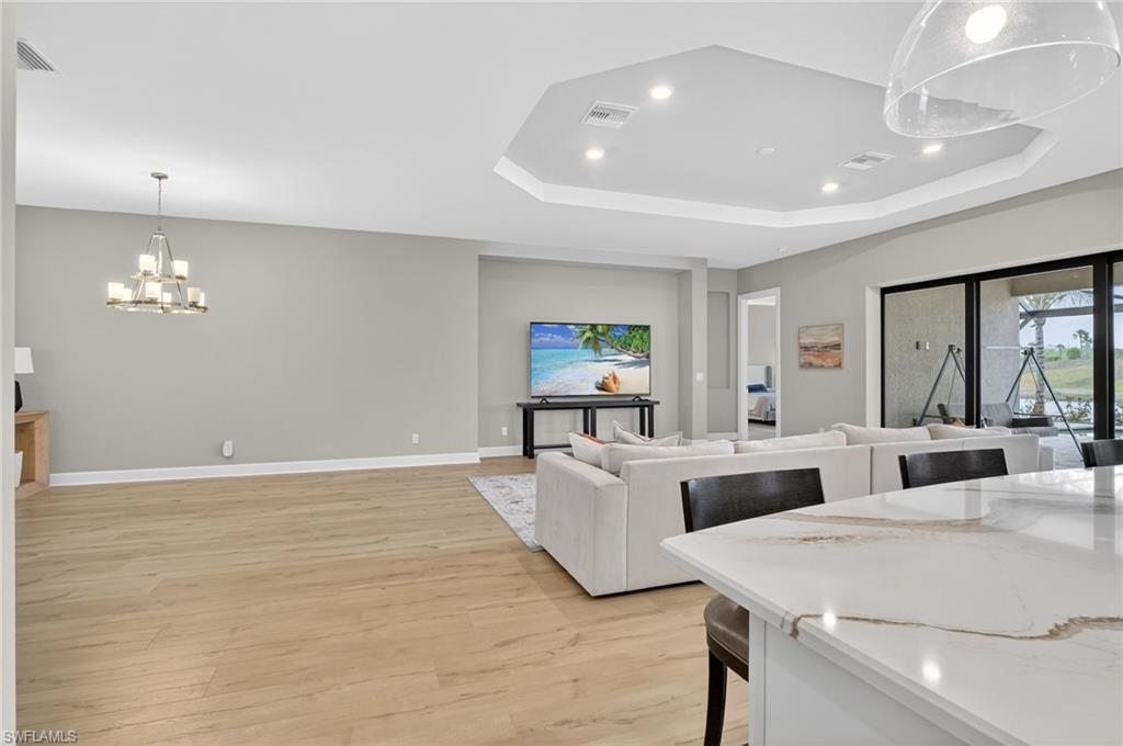 ESPLANADE LAKE CLUB - Residential